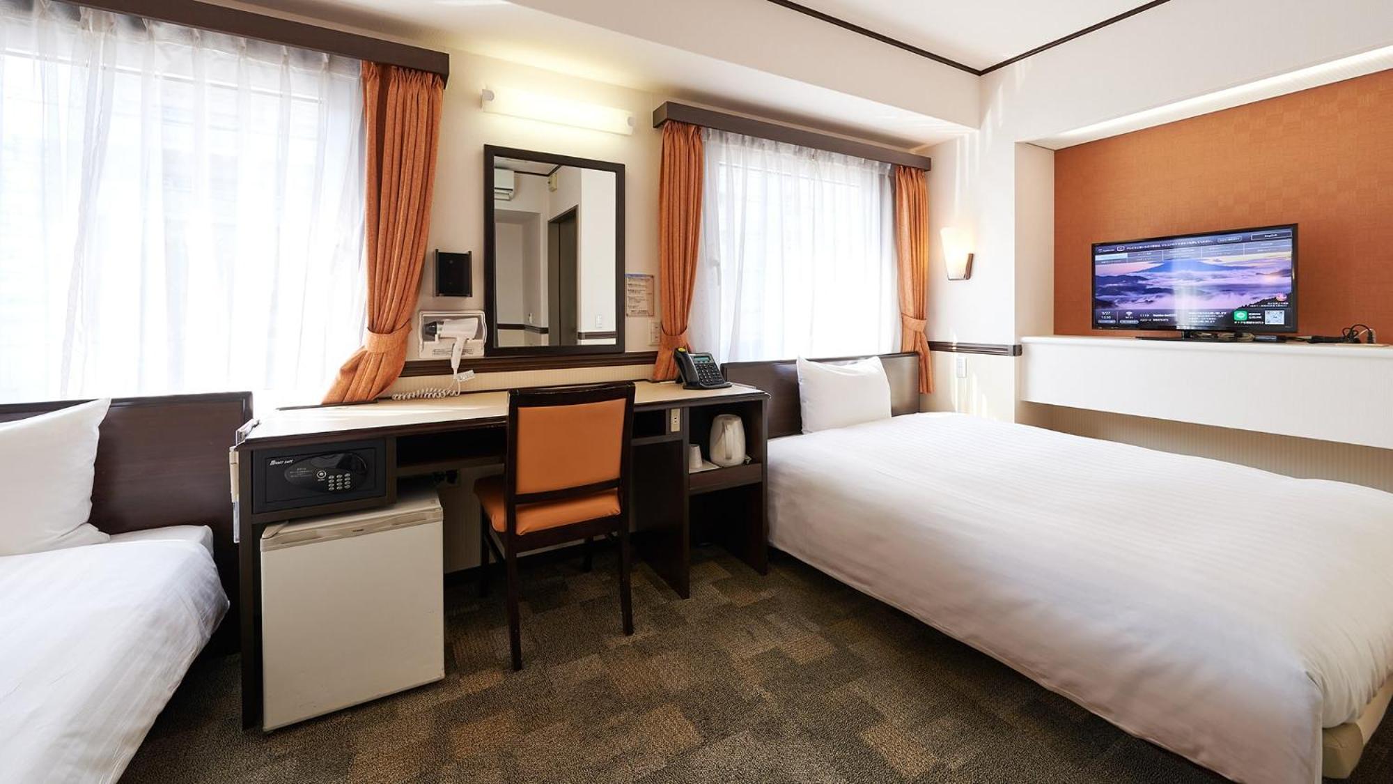 Toyoko Inn Gumma Isesaki Ekimae Екстериор снимка